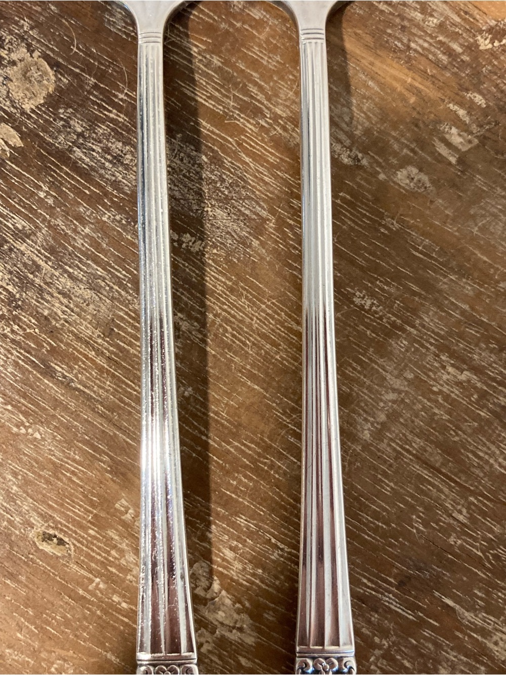 2 Oneida Community Coronation Silver Plated Silver Seafood Cocktail Forks - Picture 4 of 10